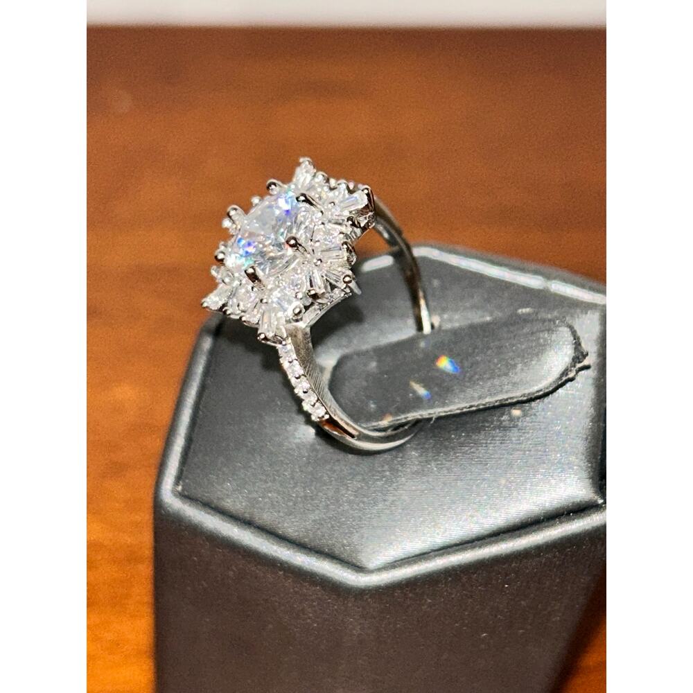 2 CT White Sapphire Snowflake Ring Size 9.5 – Sparkling Statement Ring - Picture 5 of 13